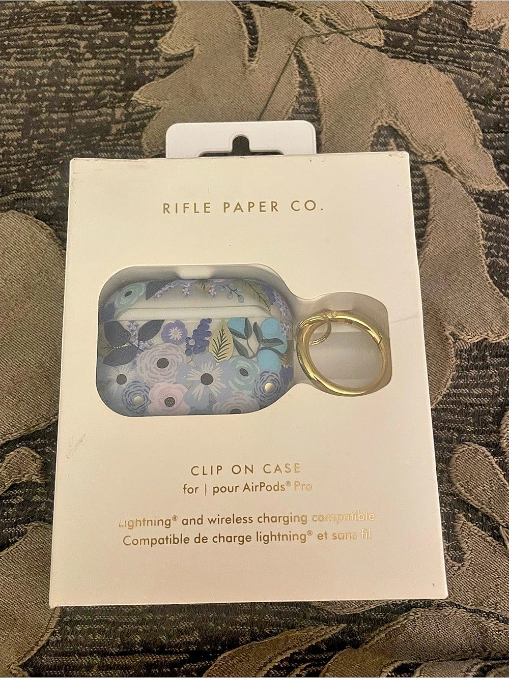 NWT RIFLE PAPER Co. Clip On Case for AirPods Pro Floral Case